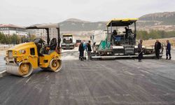 Okullar bölgesinde asfalt çalışmaları devam ediyor