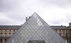 Paris’teki Louvre Müzesi çalışanları greve gitti, müze açılmadı