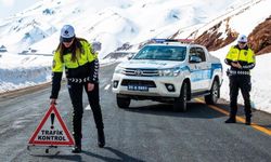 Polisten sürücülere kış, kar ve buz uyarısı