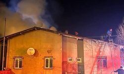 Refahiye'de köy konağı eklentisinde yangın