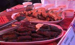 Rize’de Hamsi Festivali’nin gözdesi ‘Hamsili su böreği ve hamsili döner’ oldu