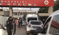 Sadettin Saran, saç ve kan örneği vermek üzere Adli Tıp Kurumuna getirildi