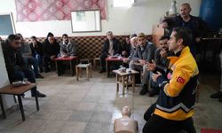 Sağlık ekipleri dağ köylerini tek tek gezerek ilk yardım eğitimi veriyor