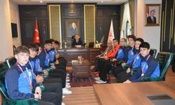Şampiyon voleybolculardan Kaymakam Odabaş’a ziyaret