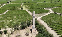 Sarıgöl’ün simgesi ’Kırık Minare’ zamana direniyor