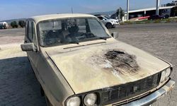 Seyir halindeki otomobil alev aldı