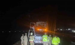 Şırnak’ta seyir halindeki tır alevlere teslim oldu