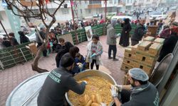 'Şivlilik' diye gelen çocuklara tantuni ikram ettiler
