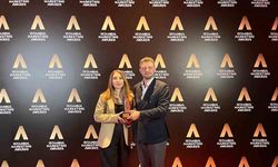 Sokak hayvanları için geri dönüşüm projesine sürdürülebilirlik ödülü