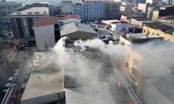 Sultangazi’de bir binada çıkan yangında can pazarı: Alevlerin arasından atladı