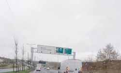 Sultangazi’de bu kadarına da "pes" dedirten görüntü: Aracın arkasına bağladığı onlarca kasayla böyle yol aldı