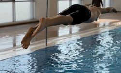 Tavşanlı’da yüzme rekoru, 1000 kişi yüzme öğrendi