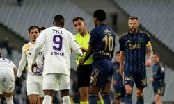 Trendyol Süper Lig: Eyüpspor: 0 - Fenerbahçe: 2 (İlk yarı)