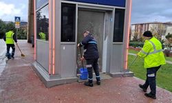 Üst geçit asansörlerinde periyodik temizlik