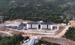 Vali Akbıyık, çevre dostu yeni binayı inceledi