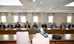 Vali Çiçek halk gününde vatandaşların sorunlarını dinledi