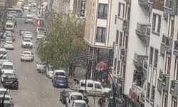 Van’da dolu yağışı şehri beyaza bürüdü