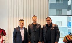 Vanspor, Osman Zeki Korkmaz ile anlaştı