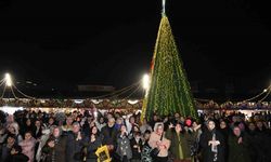 Yeni Yıl Festivali akşam saatlerine renk kattı