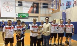 Yeşilhisar’da Harun Akkaş Kurumlar Arası Voleybol Turnuvası sona erdi