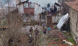 Yozgat'ta binada çıkan yangında yoğun duman gökyüzünü kapladı