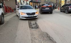 Yüksekova’da doğal gaz kazılarından dolayı yollar kullanılmaz hale geldi