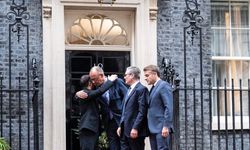 Zelenskiy: "Londra’daki görüşmeler verimli geçti ve barış yönünde küçük bir ilerleme var"