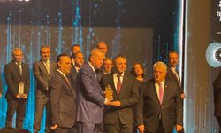 RTEÜ'lü öğretim üyesine Prof. Dr. Özel'e ödül