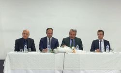 Rize Valisi Baydaş, Derepazarı Muhtarlarıyla Sorunları Çözüm Odaklı Görüşüyor