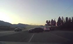 5 aracın karıştığı kaza anbean araç kamerasında