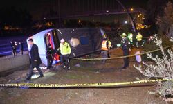 Adana'da yolcu otobüsü devrildi: 8 yaralı