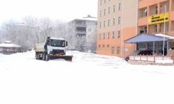 Ağrı'da okullar ikinci dönem öncesi kar temizleme çalışmalarıyla hazırlandı