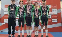 Akhisarlı bisikletçiler Konya Velodromu'nda kürsüye damga vurdu