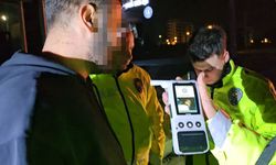 Alkollü sürücü kaza yaptı, yaralanan eşini suçladı: 'Eşimle kavga ettik, direksiyonu kırdı'