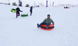 Atatürk Üniversitesi'nde kış coşkusu kampüse taşındı: Atakışpark öğrenci merkezi sezonu açtı