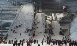 Atlama kuleleri pistinde kızak keyfi