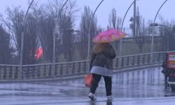 Bağcılar'da kar yağışı başladı