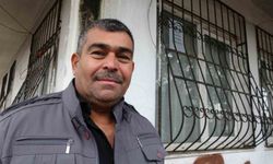 Bağımlılardan bıktı, evini camına 'Bu evde uyuşturucu satışı yoktur, rahatsız etmeyin' yazlı not astı