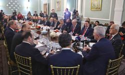 Bakan Bolat, Birleşik Krallık'ta faaliyet gösteren Türk iş adamlarıyla buluştu