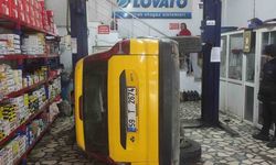 Bakım için servise bırakılan taksi liftten düştü