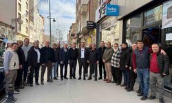 Başkan Çetinkaya Ankara Caddesi'nde esnaf ve vatandaşlarla buluştu