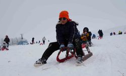 Başkentliler yılın ilk gününde Elmadağ kayak merkezine akın etti