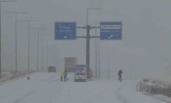 Batman'da kar teyakkuzu: Ayrancı Geçidi'nde 'zincir' denetimi, köy yollarında kurtarma operasyonu