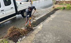 Belediye ekiplerinden fırtına ve yağış mesaisi
