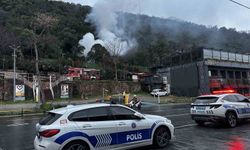 Beşiktaş'ta korkutan yangın: Müştemilat alev alev yandı
