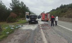 Bilecik'te seyir halindeki ticari araç bir anda alev aldı