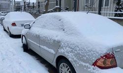 Bolu güne karla uyandı