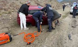 Burdur'da 3 otomobil çarpıştı: 4 yaralı