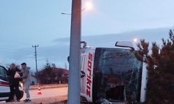 Burdur'da yolcu otobüsü devrildi: 12 yaralı