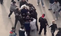 Bursa'da gençler birbirine girdi